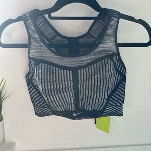 Nike NWT  FE/NOM Flyknit Sports Bra Size M
Black/Grey/White